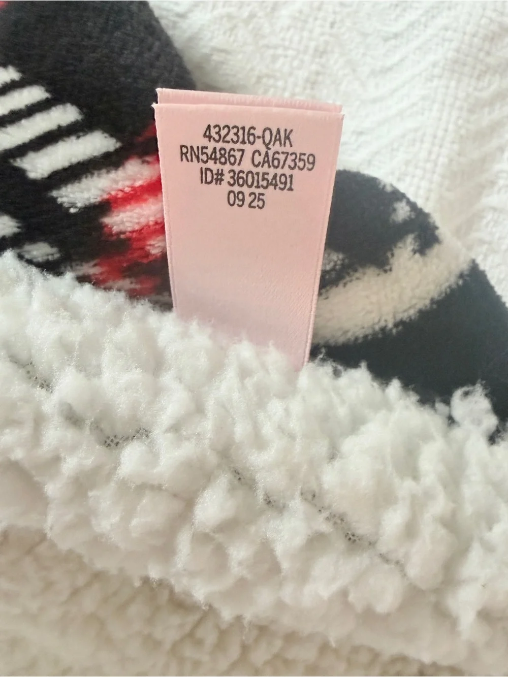 Victoria’s Secret Buffalo Plaid Sherpa Plush Blanket holiday limited edition